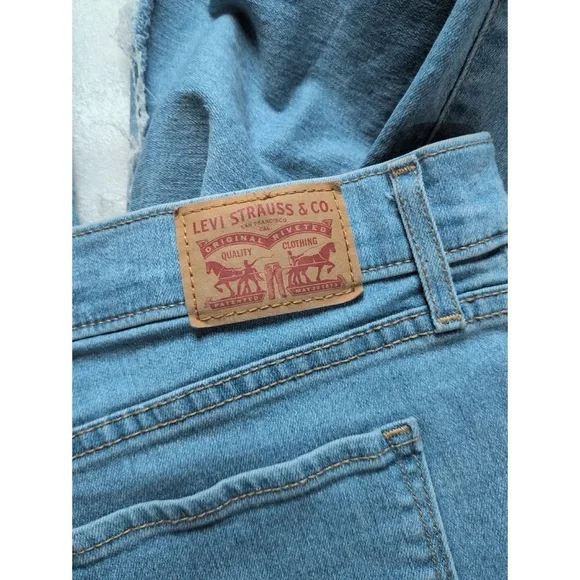 Levi’s 318 Shaping Wide Leg Jeans- Altered - Picture 9 of 15